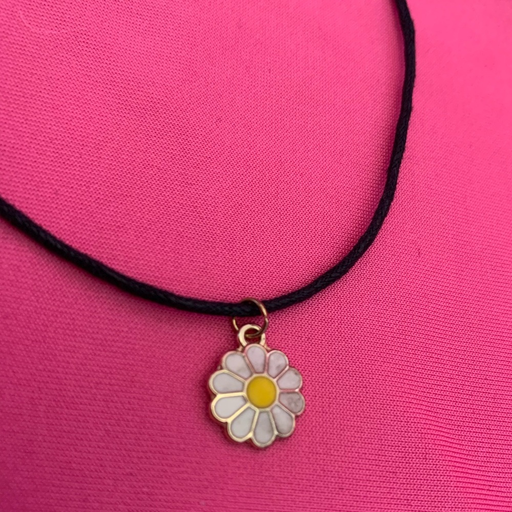 Daisy Flower Black Leather Cord Necklace